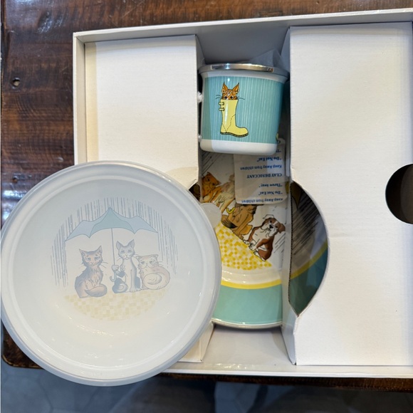 Golden Rabbit Enamelware Set - Picture 5 of 7